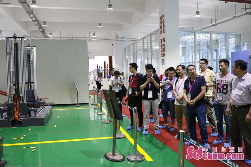 魯能智能推動新舊動能轉(zhuǎn)換 電力特種機器人占據(jù)行業(yè)高位
